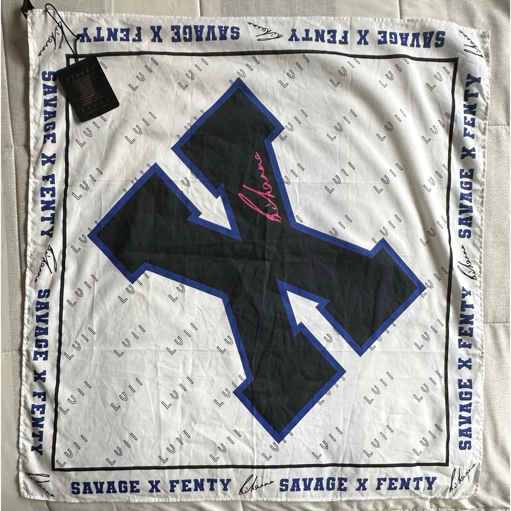 Savage x FENTY Rihanna White Black Pink Game Day LVII Bandana NWT‎